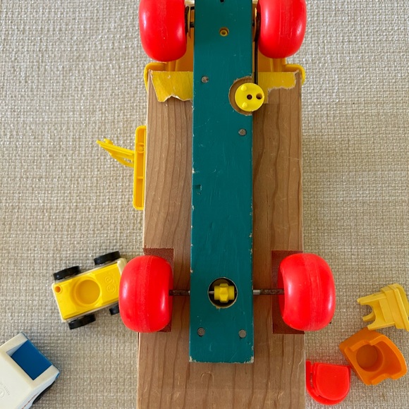 Vintage Fisher Price School bus and other pieces - Picture 10 of 10